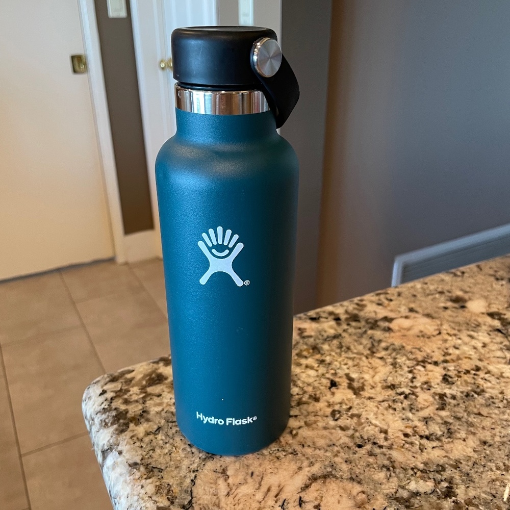 HydroFlask 18 oz Water Bottle